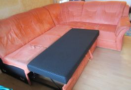 GRATIS! Gemütliches Ecksofa mit Schlaffunktion in Terrakotta