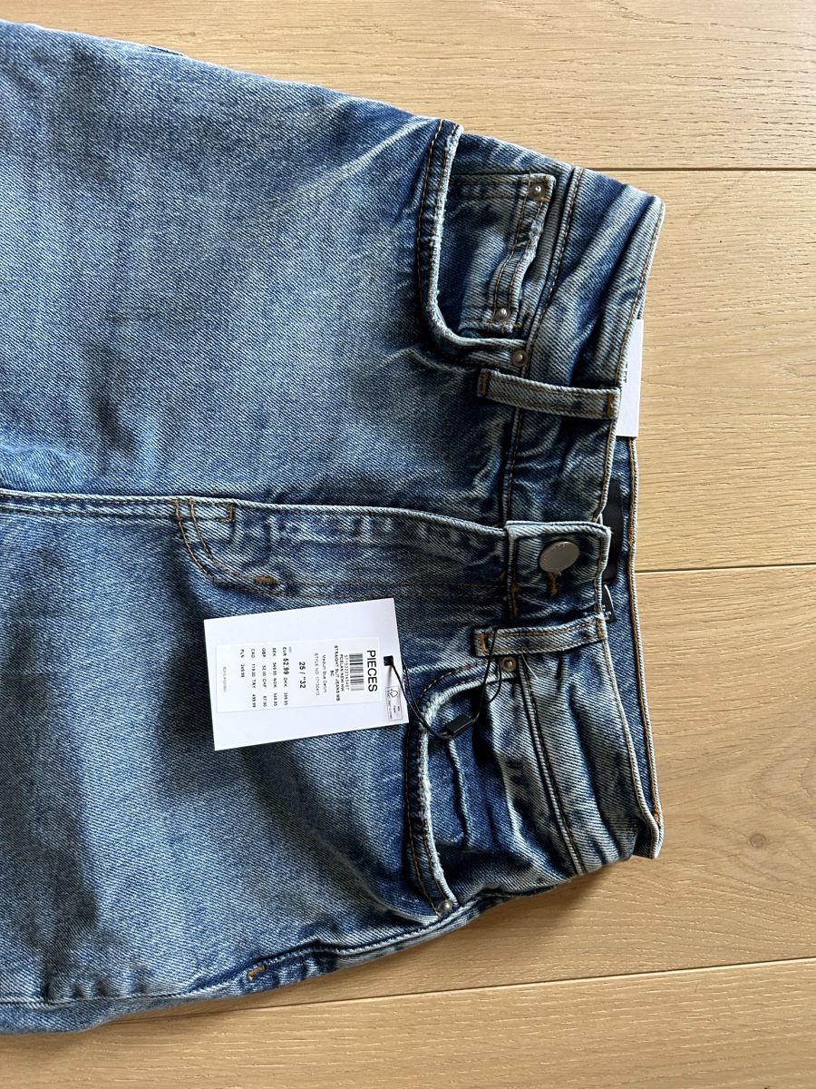 Pieces Jeans: NEUE Pieces Jeans, Gr. 25 / 32 – Nuovo e nell'imballaggio originale da Blankenburg venduto da blackskorp 2