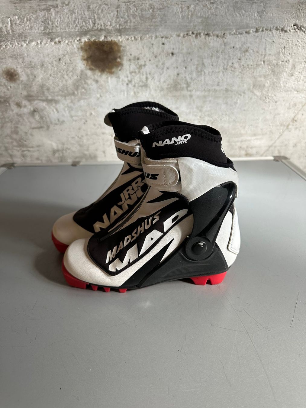 Madshus Scarpe per ragazzi: Madshus Kinder Langlauf Schuhe Gr. 33 – Usato da Emmenbrücke venduto da karkarkar 1