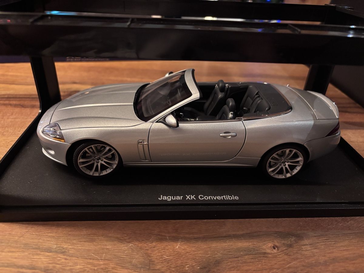 Autoart Modellautos: Autoart Jaguar XK Modellauto 1:18 – Gebraucht aus Glattfelden von Therzog 3