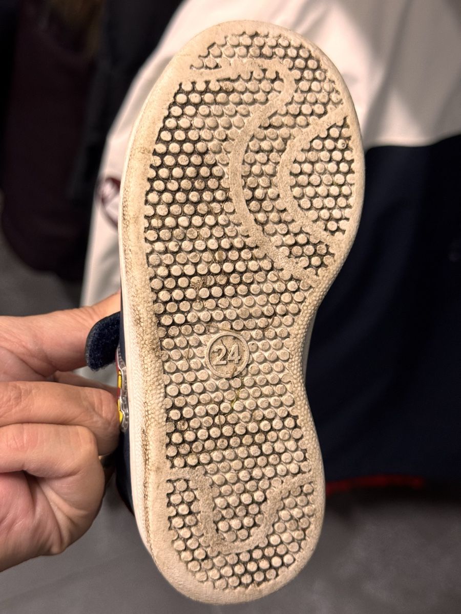 Scarpe per ragazzi: Sneakers Gr. 24 mit HARIBO Motiv! – Usato da Oberbuchsiten venduto da Biene-26 1