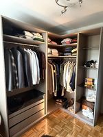 begehbarer Kleiderschrank/ Vendesi cabina armadio aperta