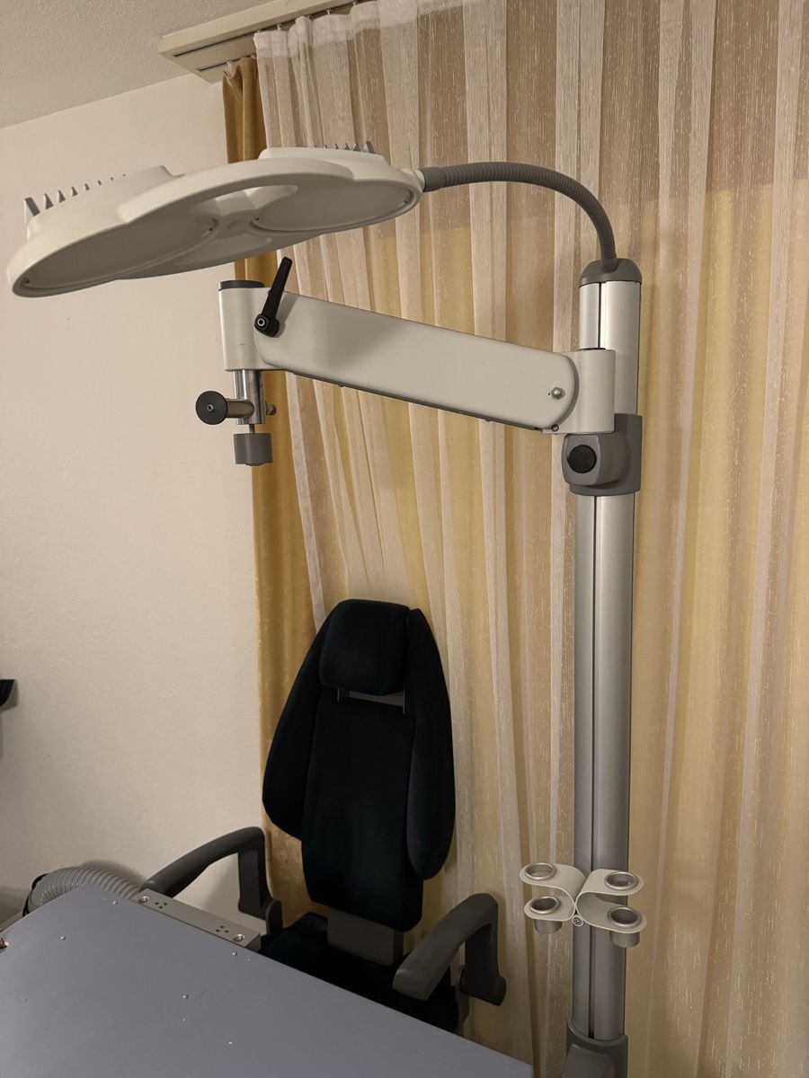 Attrezzature mediche: 2 Mal Refraktionsstühle – Usato da Olten venduto da buj_kym9 5