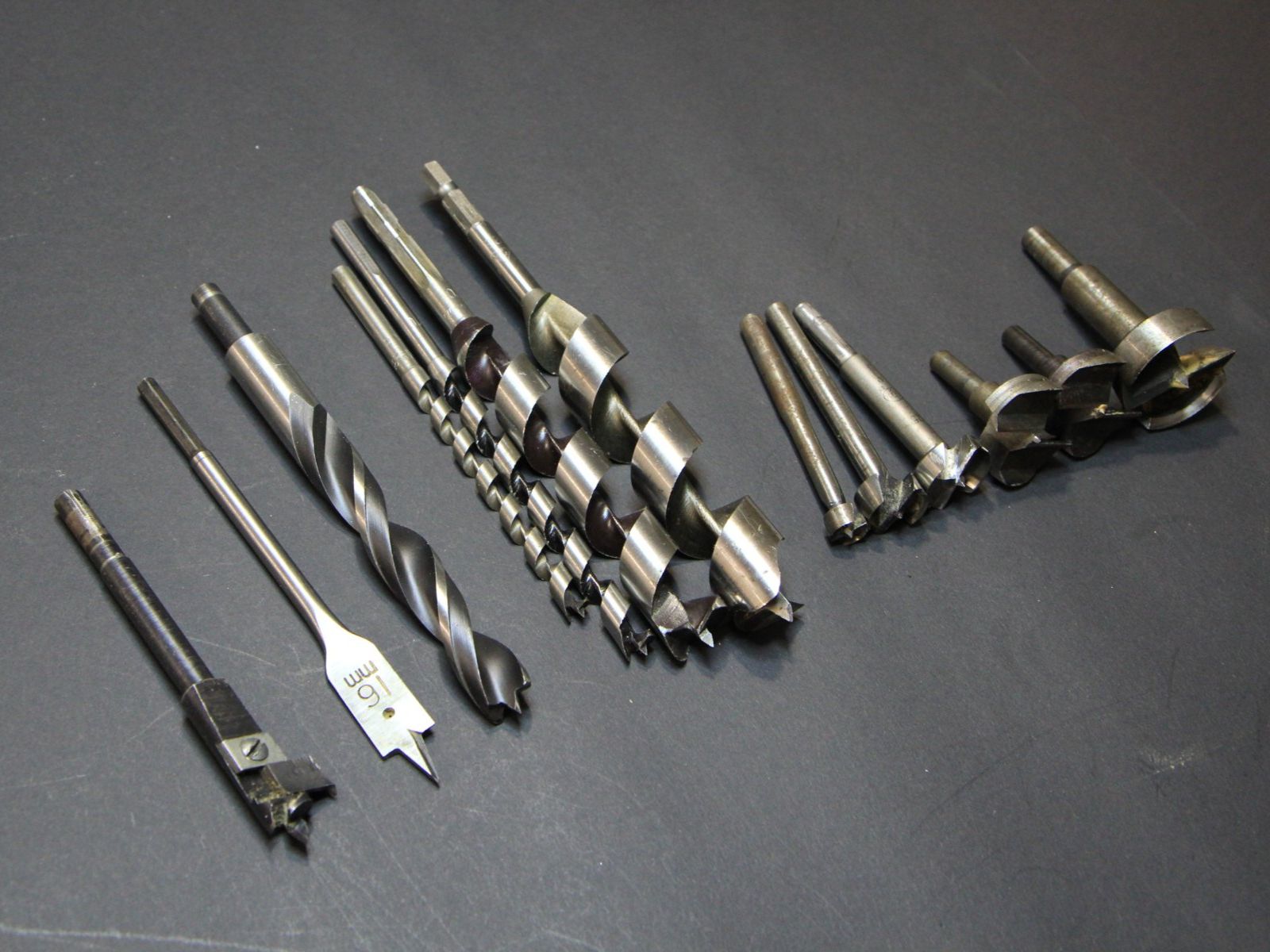 Tutti gli attrezzi: Holzbohrer Set, Schlangenbohrer, Forstnerbohrer, etc. – Usato da Hölstein venduto da Kraftpaket 7