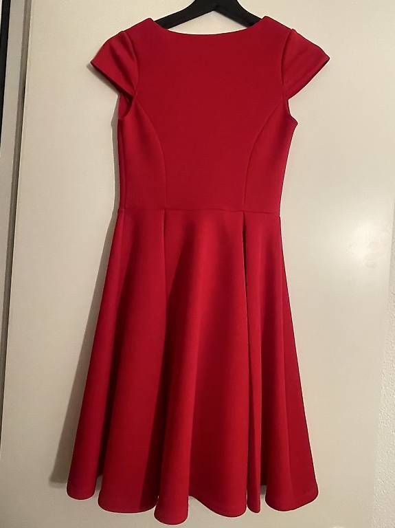 Vestiti: Kleid Damen rot Gr. 34/36 – Usato da Villmergen venduto da Sabsi92 2
