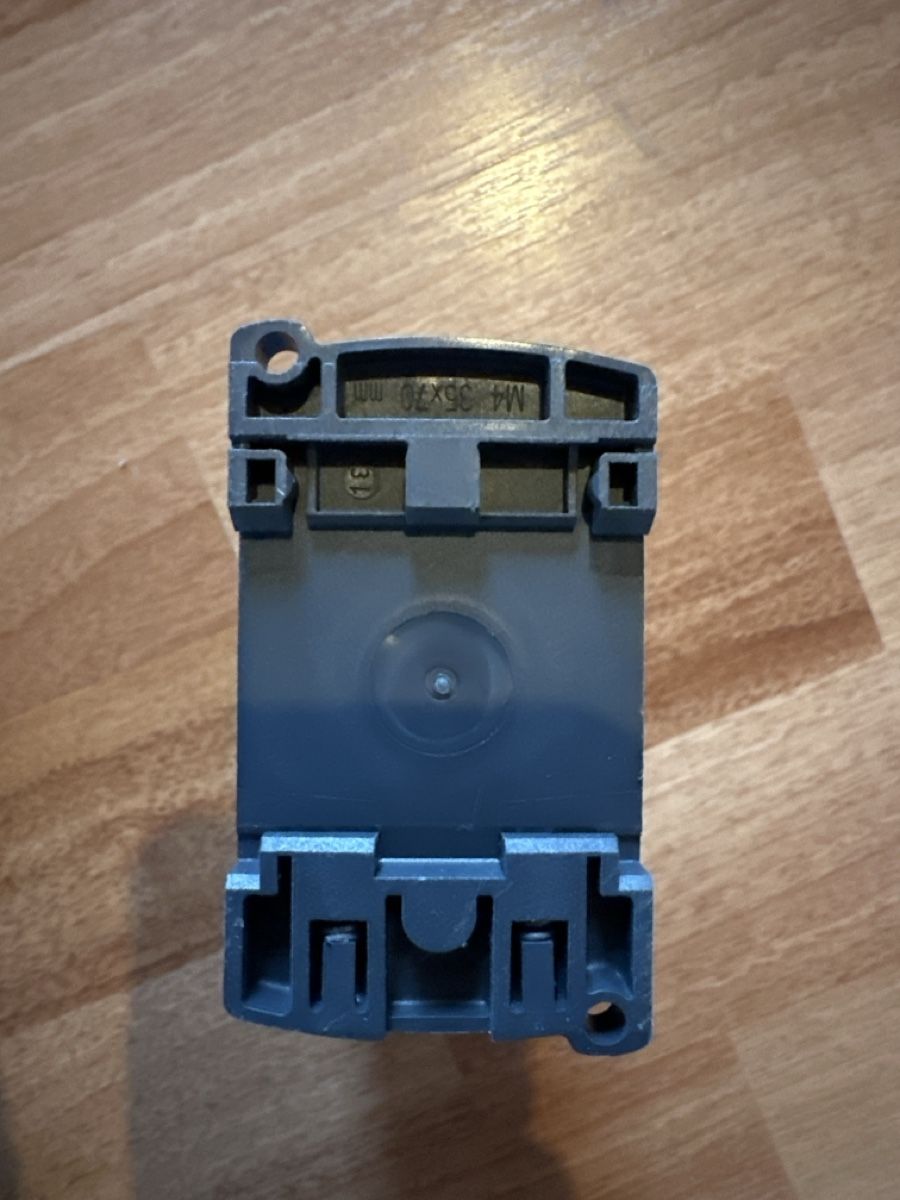 Schneider Componenti elettronici: Schneider Leistungsschütz LC1D18 24V DC  – Usato da Wald AR venduto da sim_m9vw 5