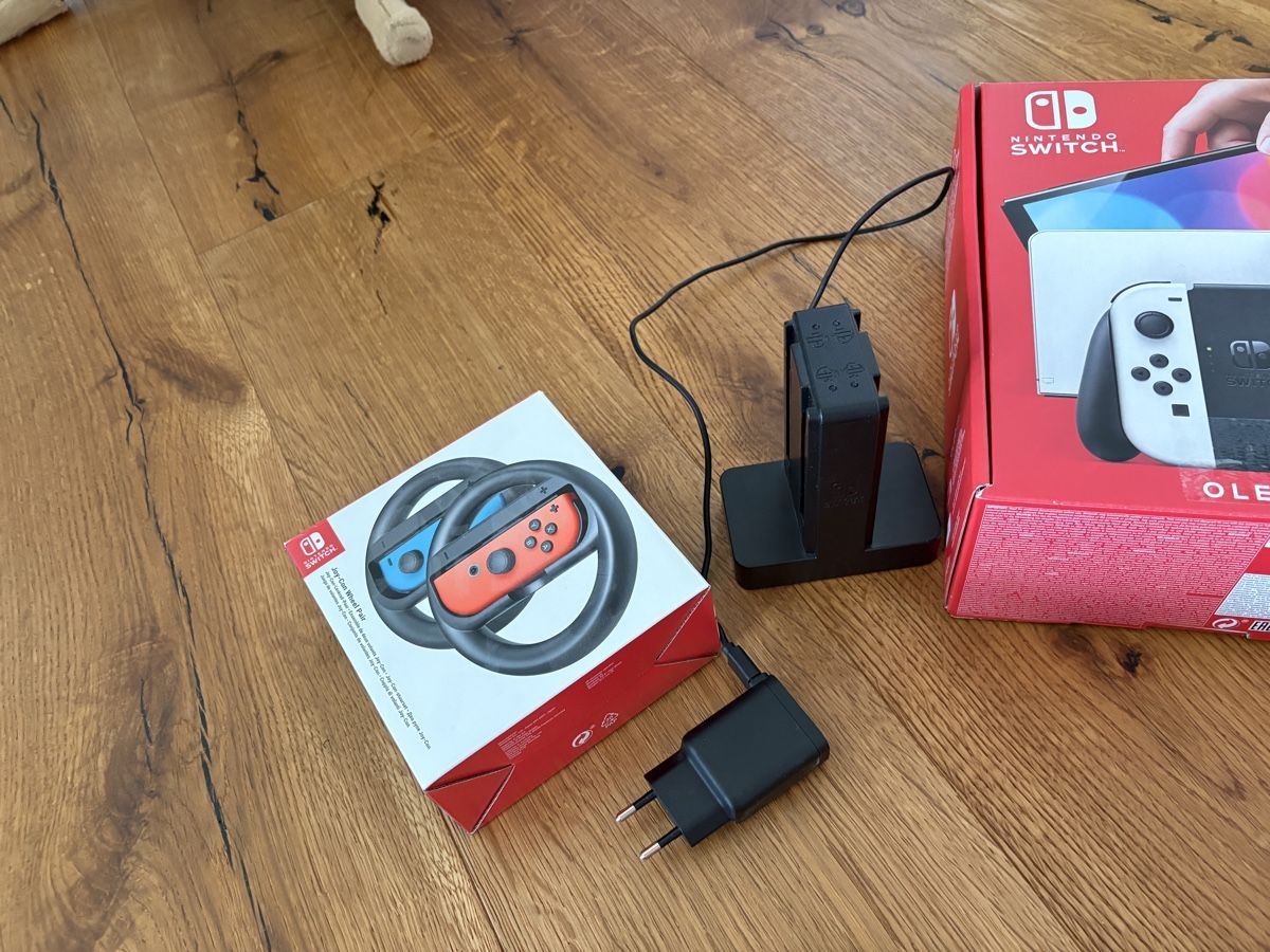 Nintendo Consoles: Nintendo Switch OLED weiss – Neuf (Voir description) à Bubikon par Dicey 3