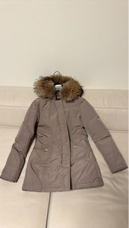 Warm Woolrich Parka with Fur Hood - Perfect for Winter