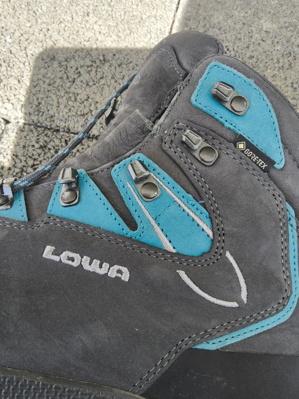 Lowa Scarpe da donna: Lowa Damenwanderschuh 41 – Usato da Bassersdorf venduto da AndKur