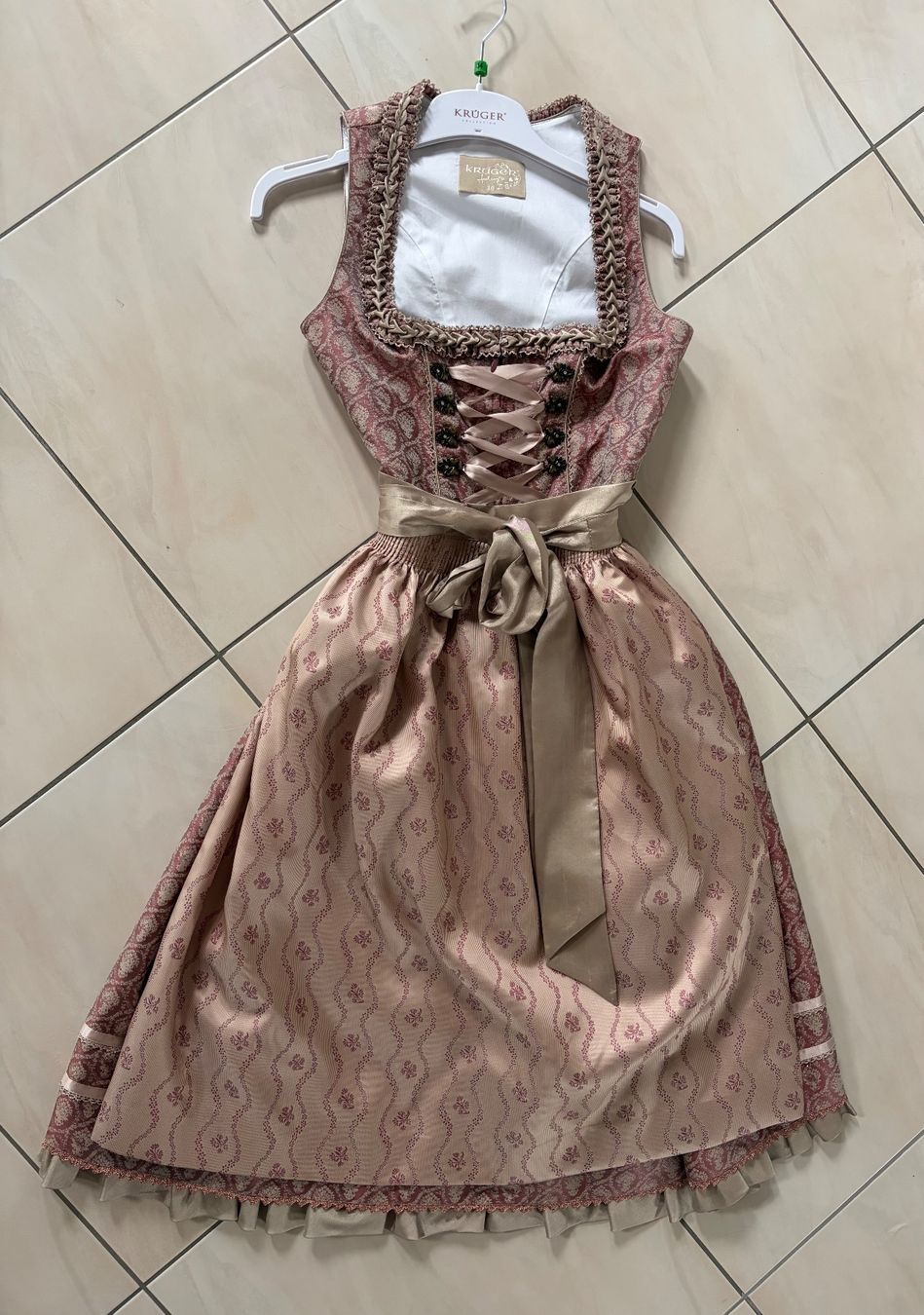 Krüger Vestiti: Krüger Dirndl 36 – Usato da Fehraltorf venduto da freeform2020