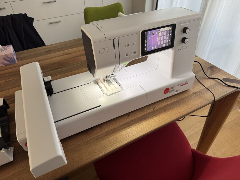 Bernette B79 Macchina Per Cucire E Ricamo - 500 Punti, 208 Modelli, Touchscreen 5 Pollici - Foto 7