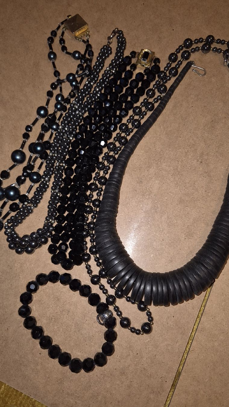 Altri gioielli: Schmuck Lot schwarz – Usato da Kölliken venduto da MissesBossTop1 4