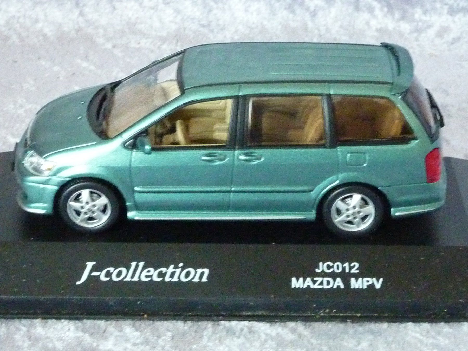 Mazda Voitures modèles: Mazda MPV 1:43 – Neuf avec emballage d'origine à Dürrenäsch par modellautos4you 2