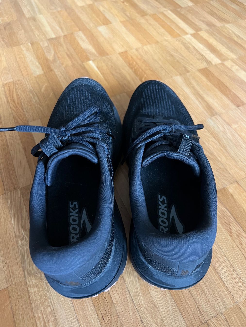 Brooks Scarpe da uomo: Brooks Revel 7 42,5 schwarz – Usato da Reinach venduto da tde_w7xg 2