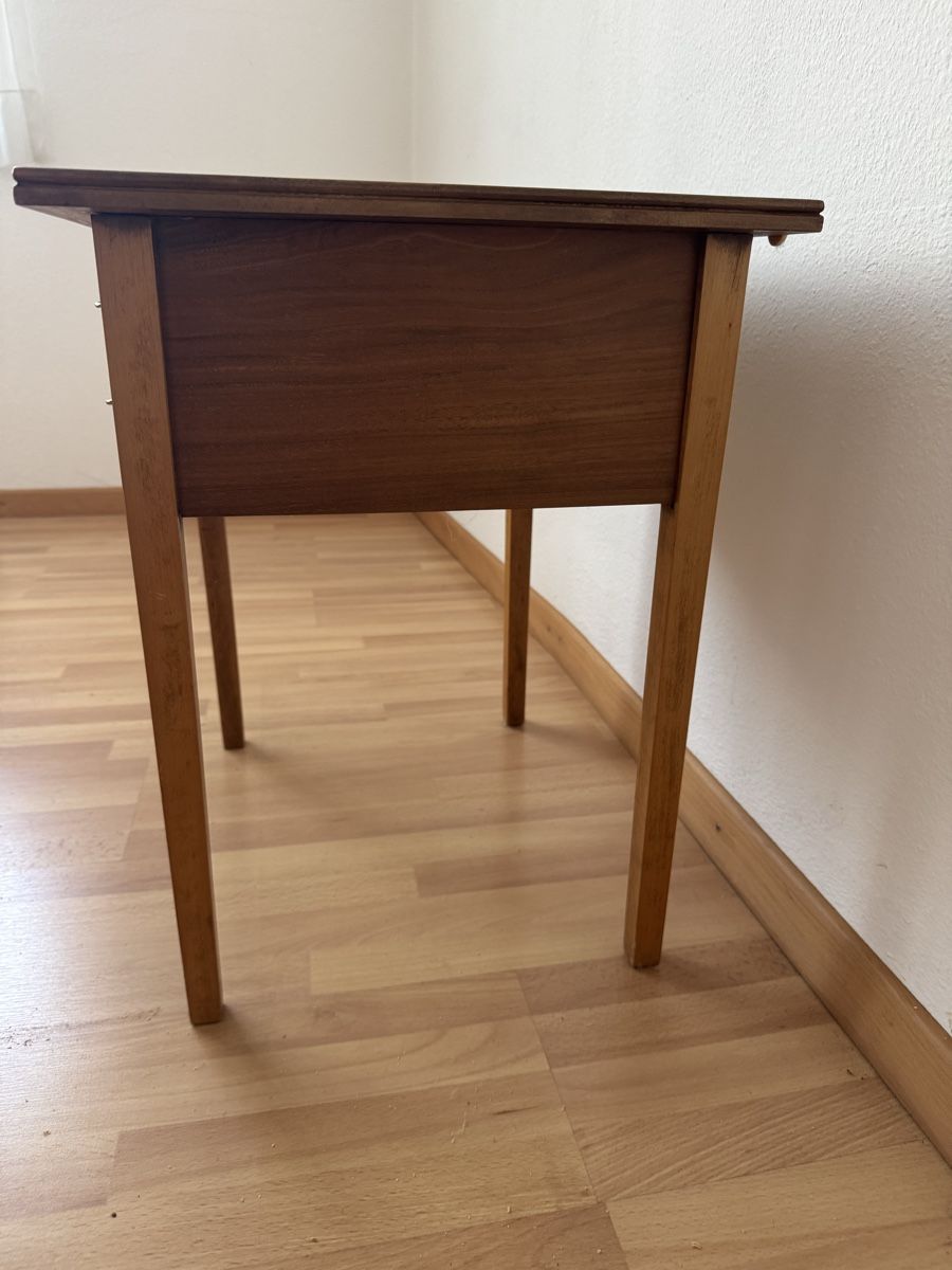 Tavoli: Antikes Tischchen mit Intarsien – Usato da Langnau am Albis venduto da pla_2vk5 5