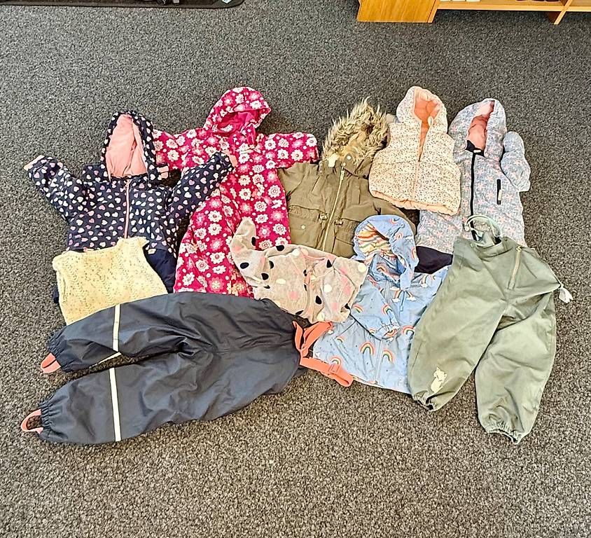 Lotti & Set di vestiti: Kleiderpaket Herbst/Winter Grösse 92/98 – Usato da Malans GR venduto da san_s5bj