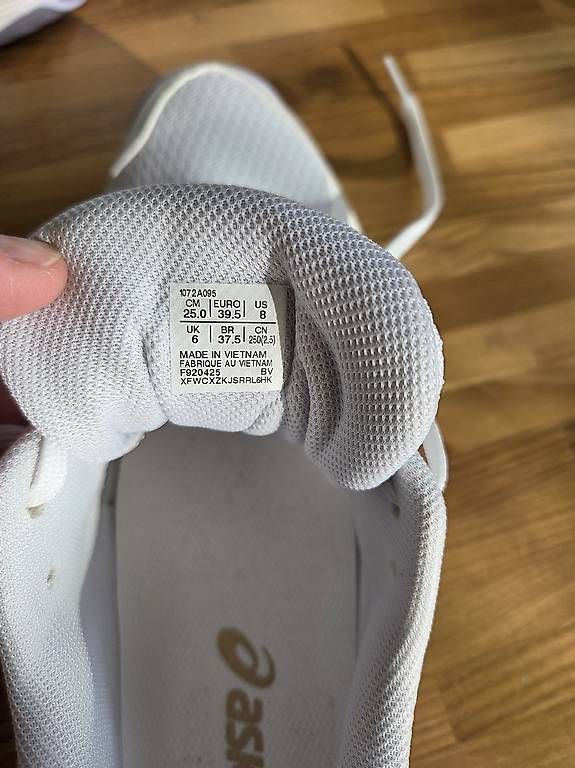 Asics Damenschuhe: ASICS Beyond Damen Hallenschuh, 39.5 – Gebraucht aus Luzern von Siimii 4