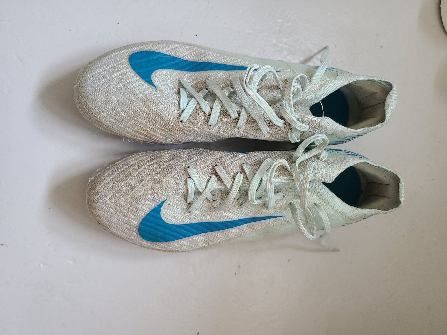 Scarpe da uomo: Fussballschuhe Gr.43 – Usato da Muhen venduto da mirjamdaetwyler