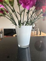 Weisse IKEA Vase weiss Milchglas