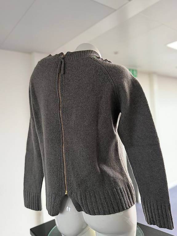 Maglioni & Felpe: Pullover mit dekorativeren Schmuckbesatz – Usato da Steinhausen venduto da deikoon 2