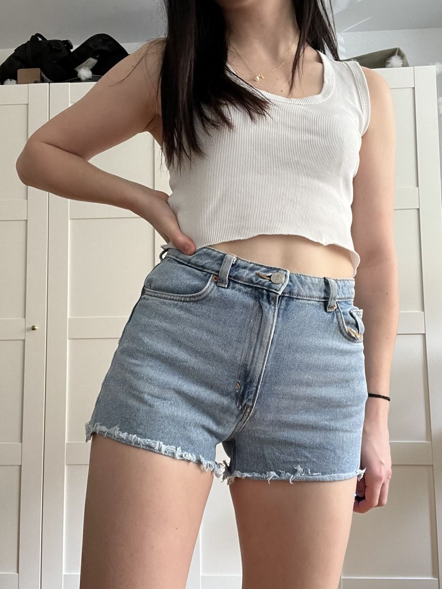 Monki Pantaloni: Monki Shorts – Nuovo (secondo la descrizione) da Bern venduto da lea_wf9x