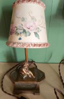 Versand möglich! Lampe, Engel auf Buch sitzend, Fuss massiv