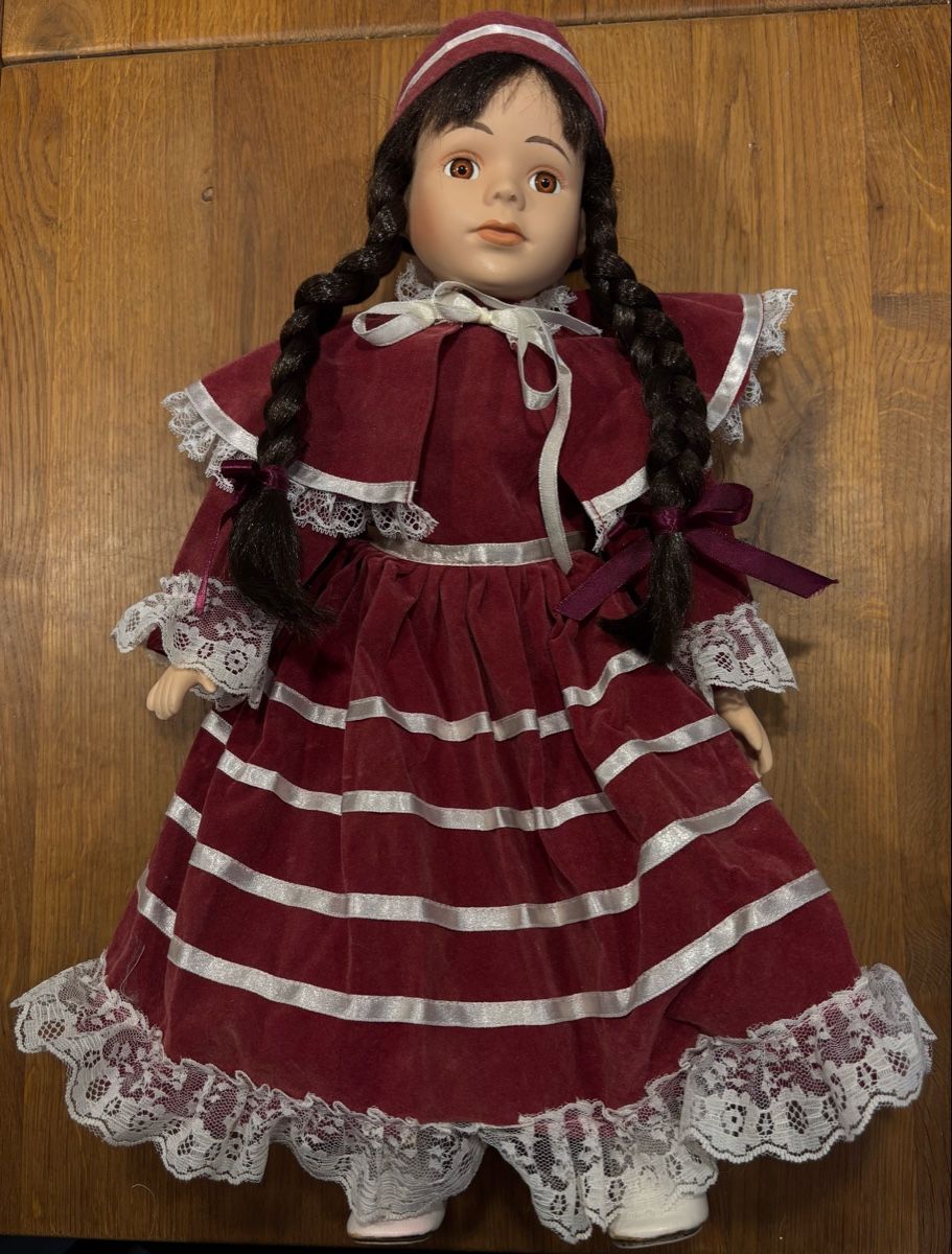 Bambole: Poupée en porcelaine - Laura – Nuovo (secondo la descrizione) da Cudrefin venduto da sdz_trl6