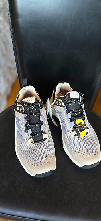 Scarpe da donna: Neuer Adidas Terrex – Usato da Ennetmoos venduto da spidway 2