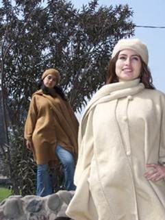 Top modisch Alpaka Poncho & Cap Alpaca Gr. M-L, NEU!!