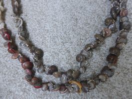 GROSSE MUSCHEL- HALS -KETTE;--35 CM DURCHMESSER, -HANDARBEIT
