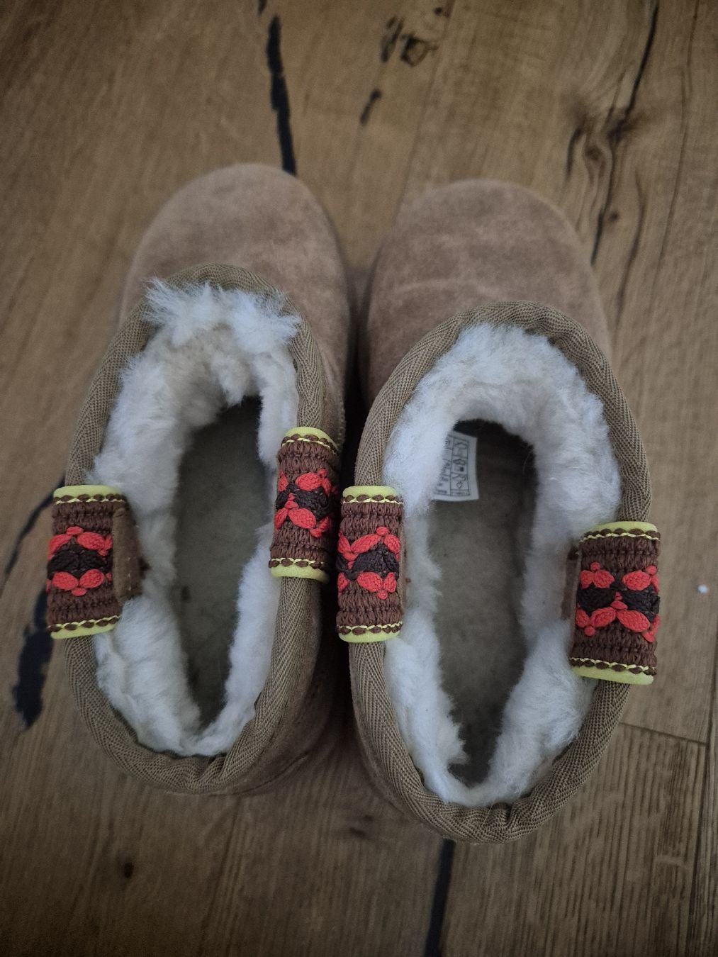 Ugg Damenschuhe: Ugg 37  – Gebraucht aus Gossau Zh von A-Terrinha 3