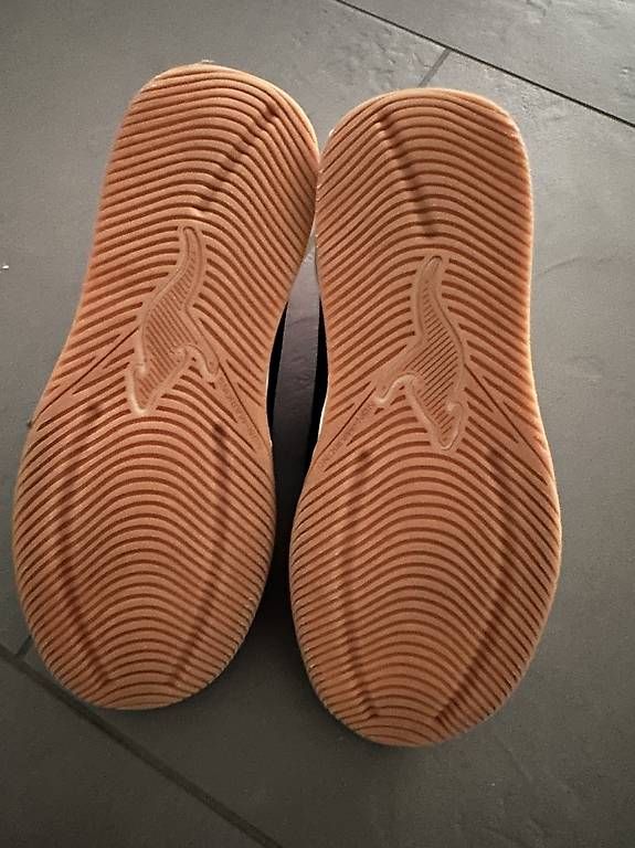 Scarpe per ragazzi: KangaRoos Kinder Hallenschuh Gr 33 – Usato da Münchenstein venduto da Peke_ 2