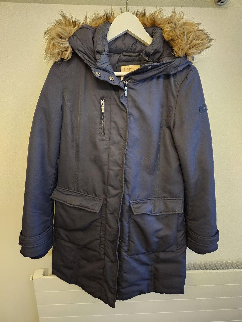 Esprit Giacche: Winterjacke mit Kapuze von Esprit – Usato da Luzern venduto da blackcat010