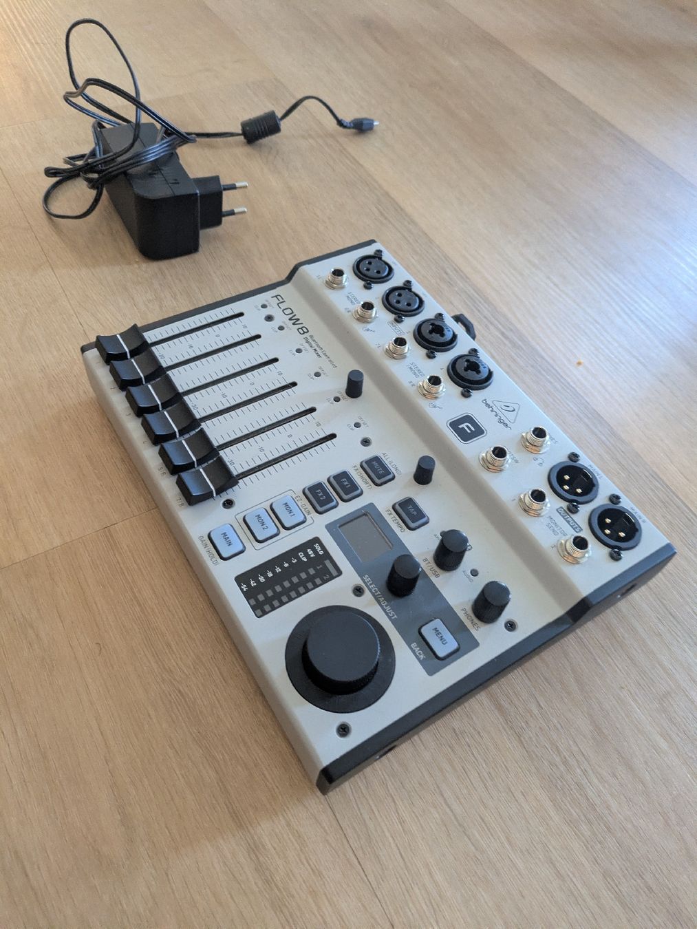Behringer Platines de mixage: behringer flow 8 – D'occasion à Bern par han_lx9c 2