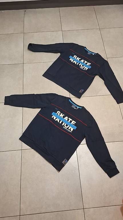 Maglioni & Felpe: SWEAT-SHIRT – Usato da Essertes venduto da ast_mk5t