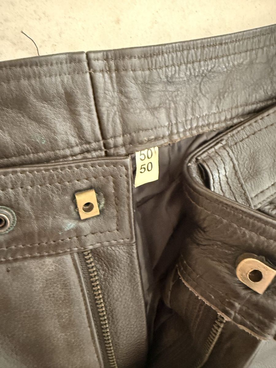 Pantaloni: Lederhosen Cargo Grösse 50  – Usato da volketswil venduto da visitor01 5