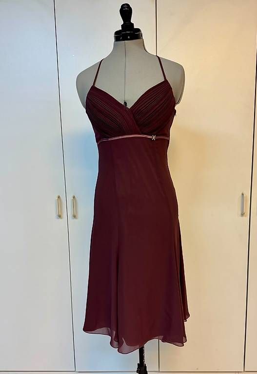 Kleider: Cocktailkleid Grösse 34 – Gebraucht aus Biel-Benken BL von AngiSchaefer
