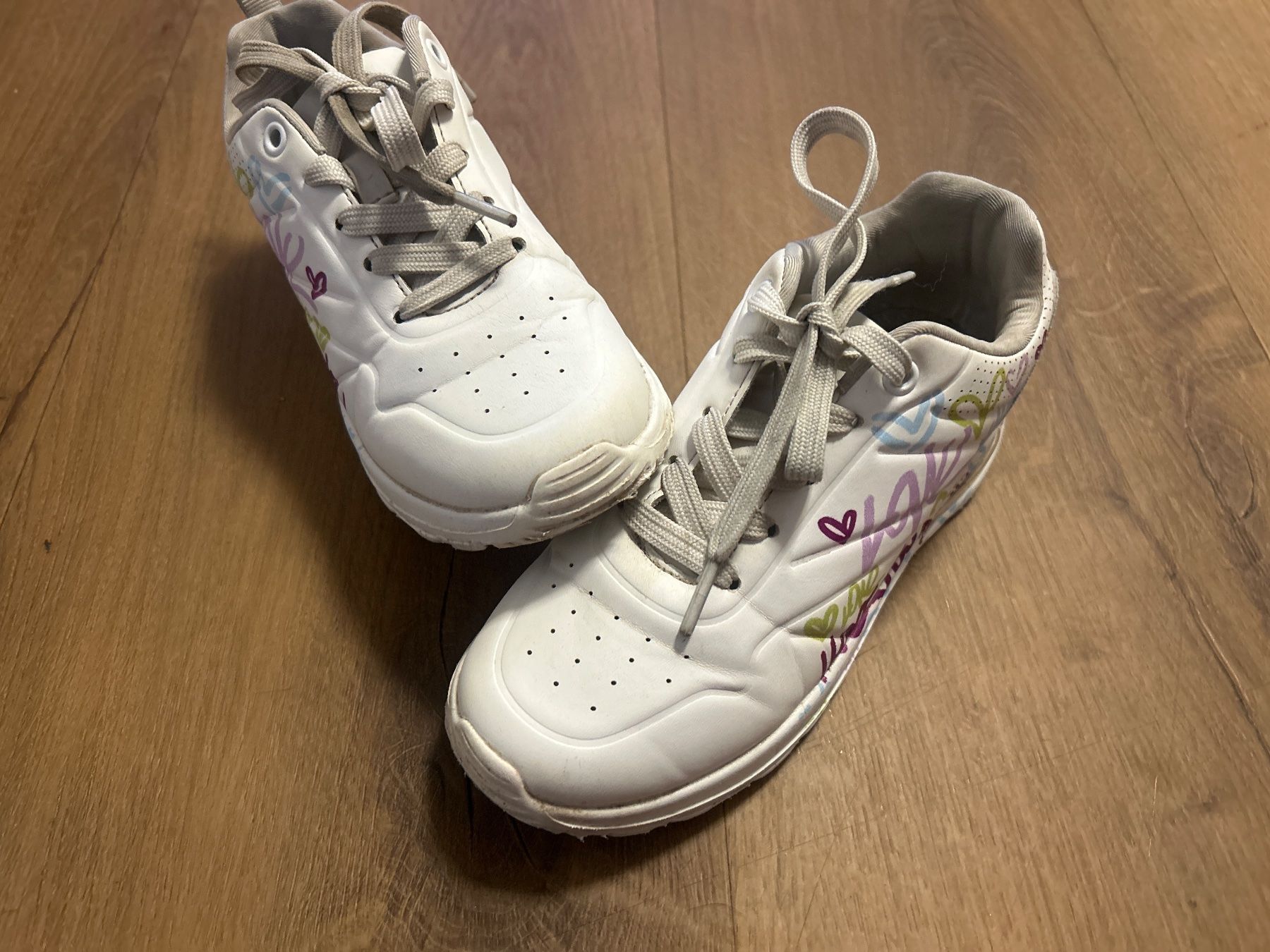 Scarpe per ragazze: Mädchen Sneakers Turnschuhe weiß Gr 33 – Usato da Regensdorf venduto da Spyke55