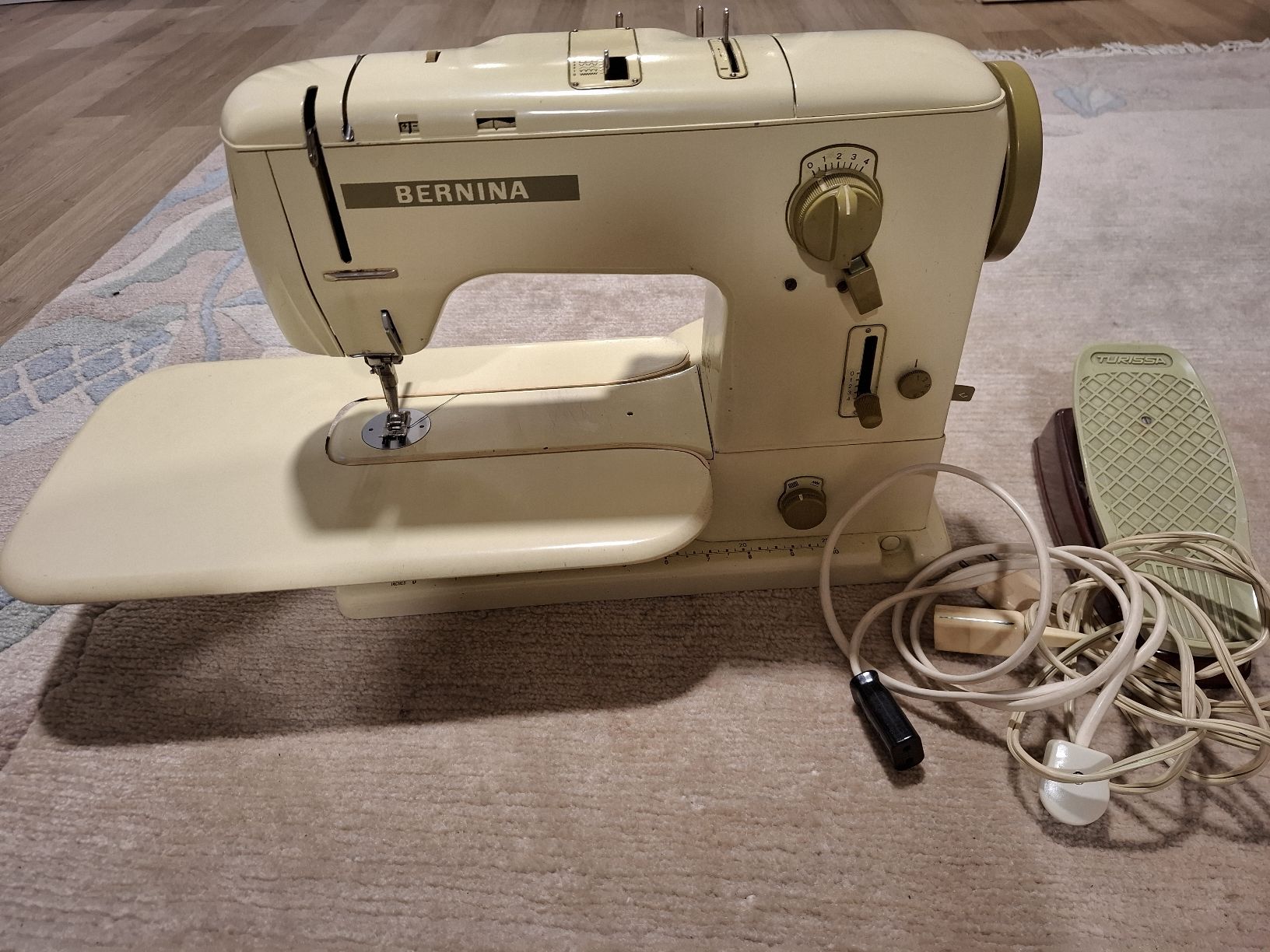 Bernina Macchine da cucire: Nähmaschine Bernina 731 – Usato da Lausen venduto da Devin- 1