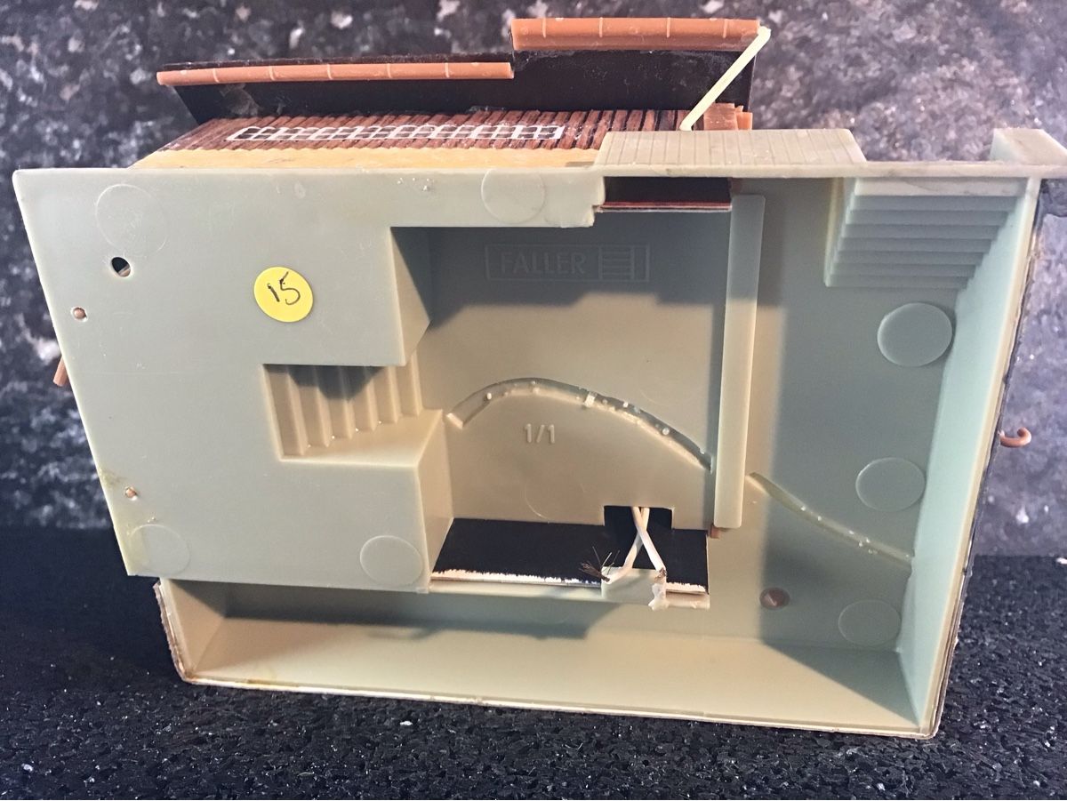 Kit di modellismo & Modellini statici: MODELL GEBÄUDEHAUS – Usato da Männedorf venduto da Spezial-Modelle 3