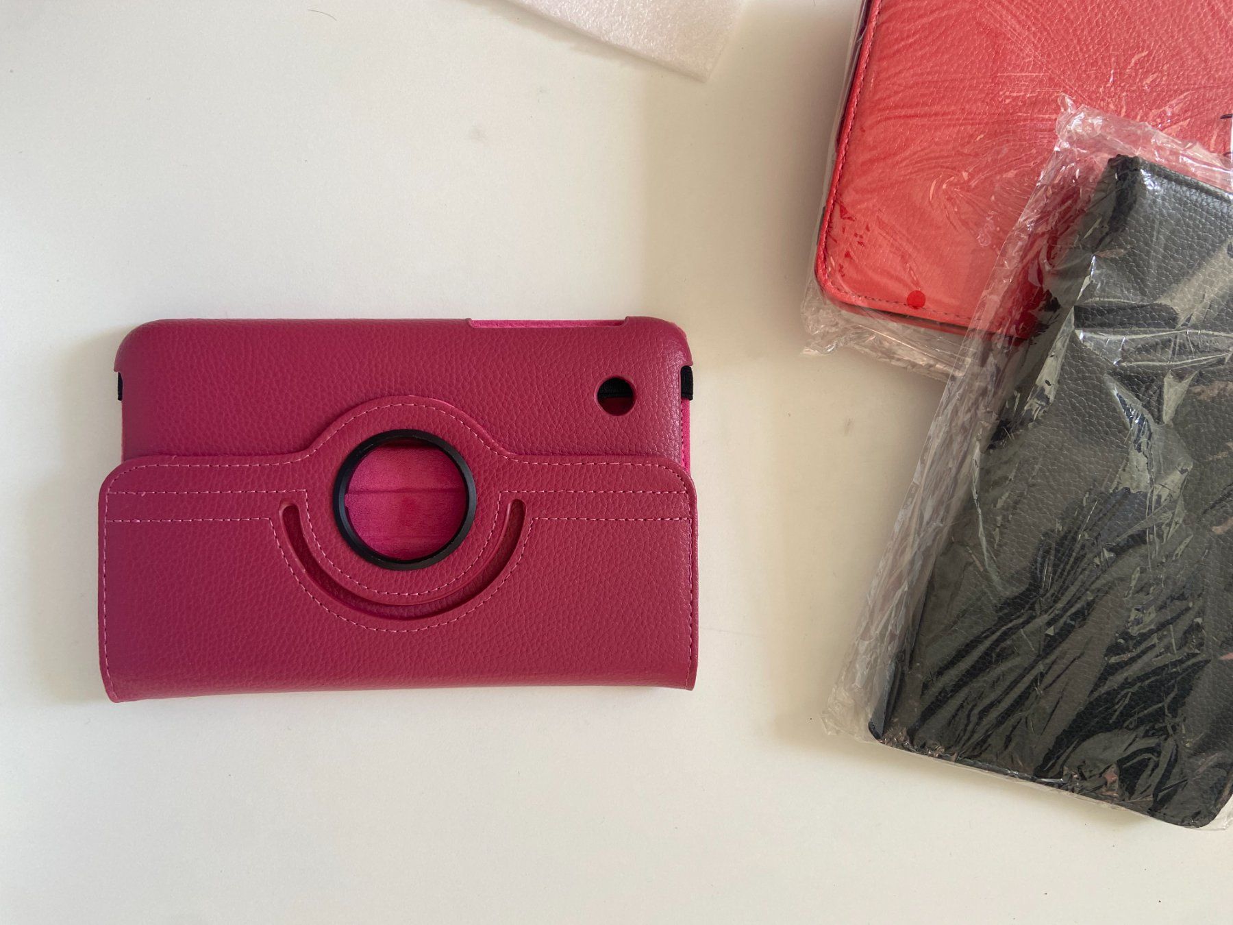 Apple Covers & Borse: Universal 7" Tablet Case – 360° Rotating Cover – Nuovo e nell'imballaggio originale da Bellinzona venduto da SuisseElectronics 4