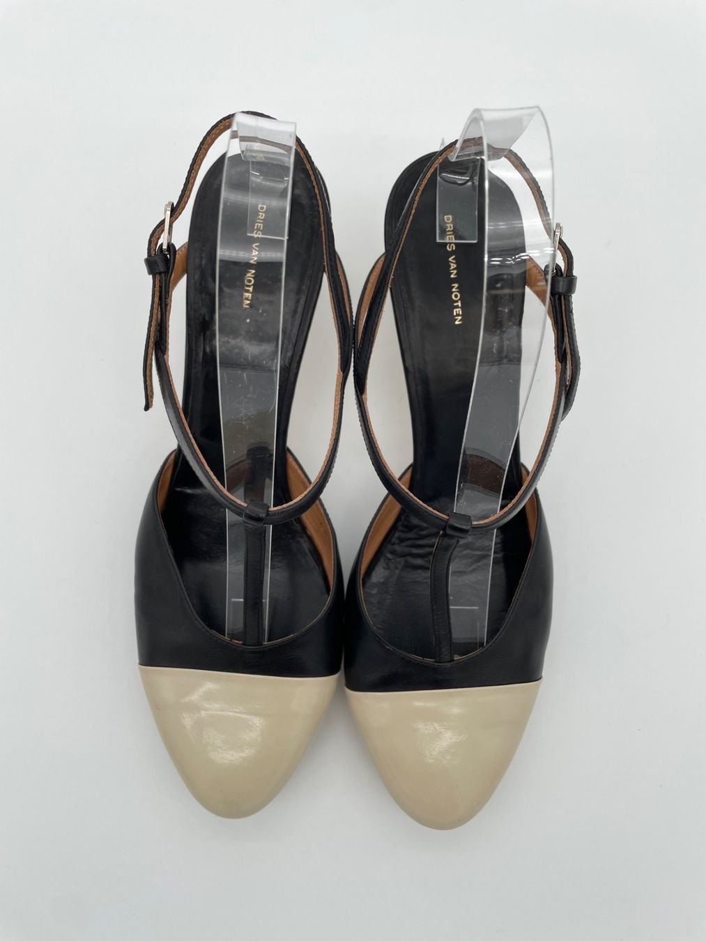 Dries Van Noten Damenschuhe: Dries Van Noten T-Strap Cap-Toe Pump EU 40 Mehrfarbig – Gebraucht aus Zürich von shoe_shop 4