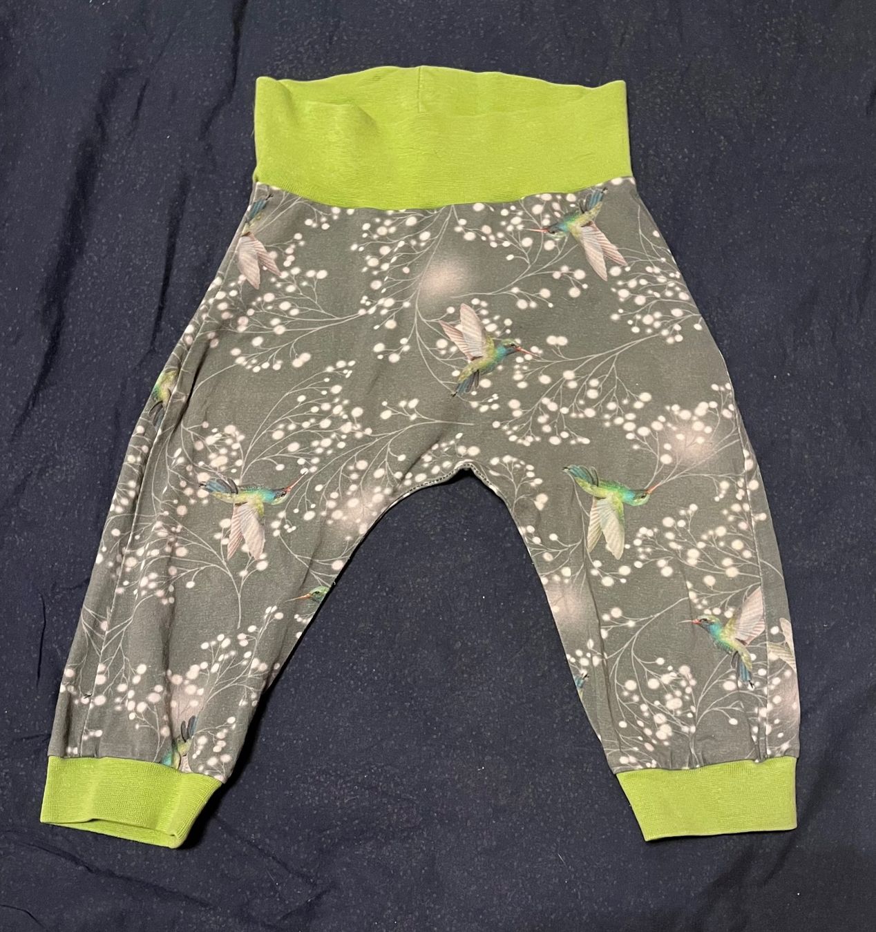 Pantaloni: Pumphose / Mitwachshose bis ca. Grösse 74 – Usato da Triboltingen venduto da zimtsterndli5
