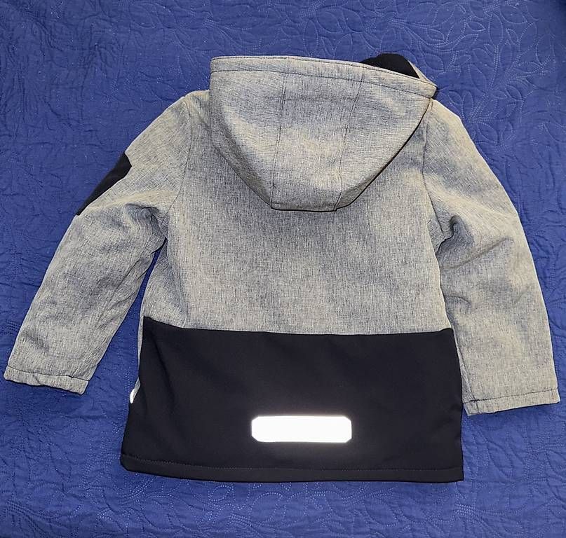 Giacche & Cappotti: Neue Winterjacke Grösse 110 – Usato da St. Gallen venduto da EllyM. 2
