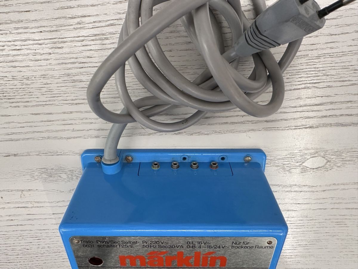 Märklin Modellini di ferrovie: Märklin 6631 Transformator 30VA – Usato da Lupsingen venduto da New-Haven 1