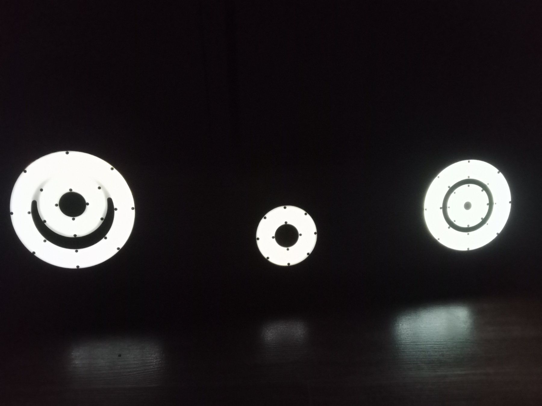 Lampes: Wandlampe mit LED aus Nussbaum – Neuf avec emballage d'origine à Kernenried par Sqalperose 3