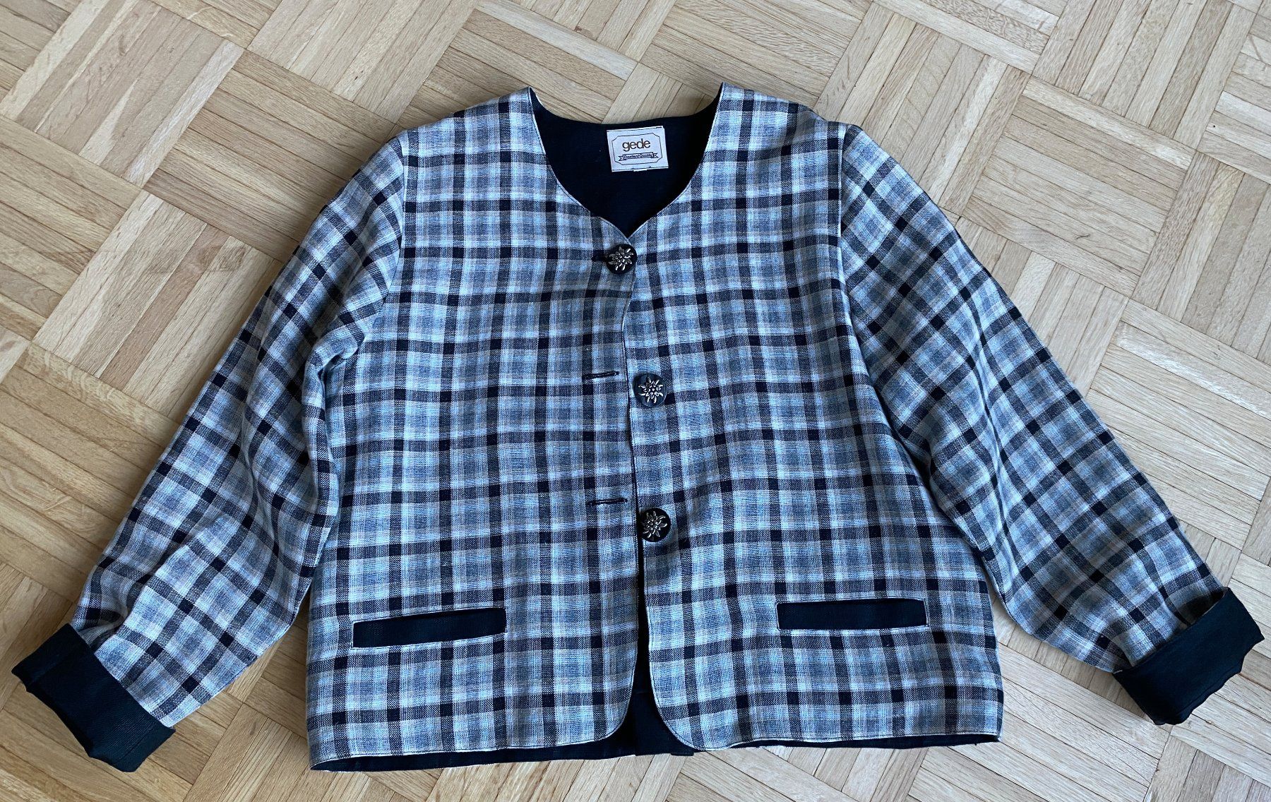 Giacche: wunderschöne Trachtenjacke; 100% Leinen Gr. 42/44 – Usato da Weinfelden venduto da Cheyenne21 3