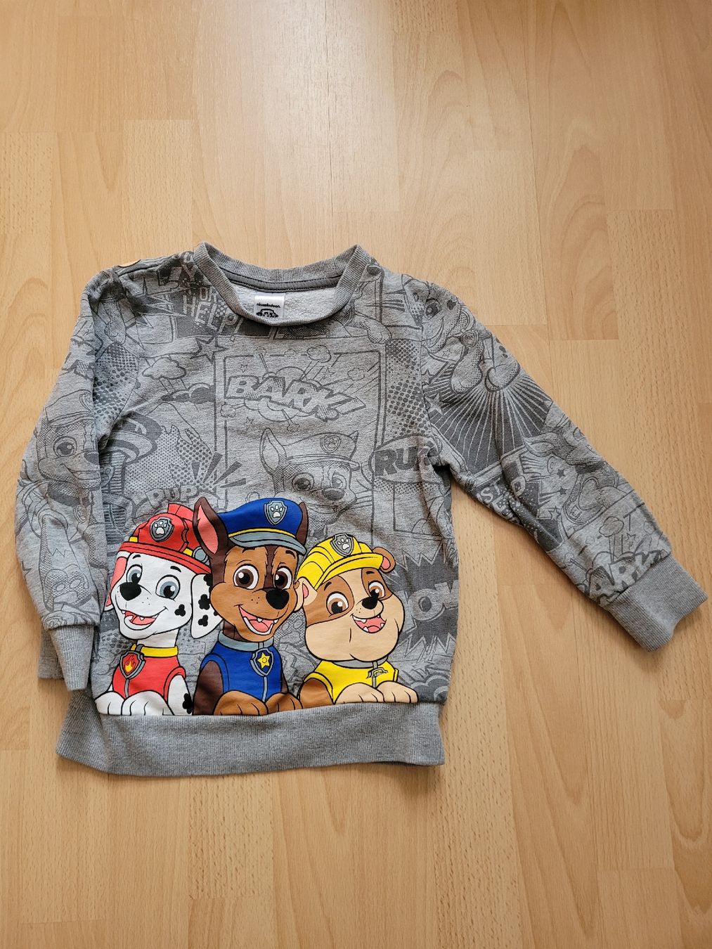 Pullover & Sweatshirts: Pullover gr. 122 – Gebraucht aus Inwil von Flower2325