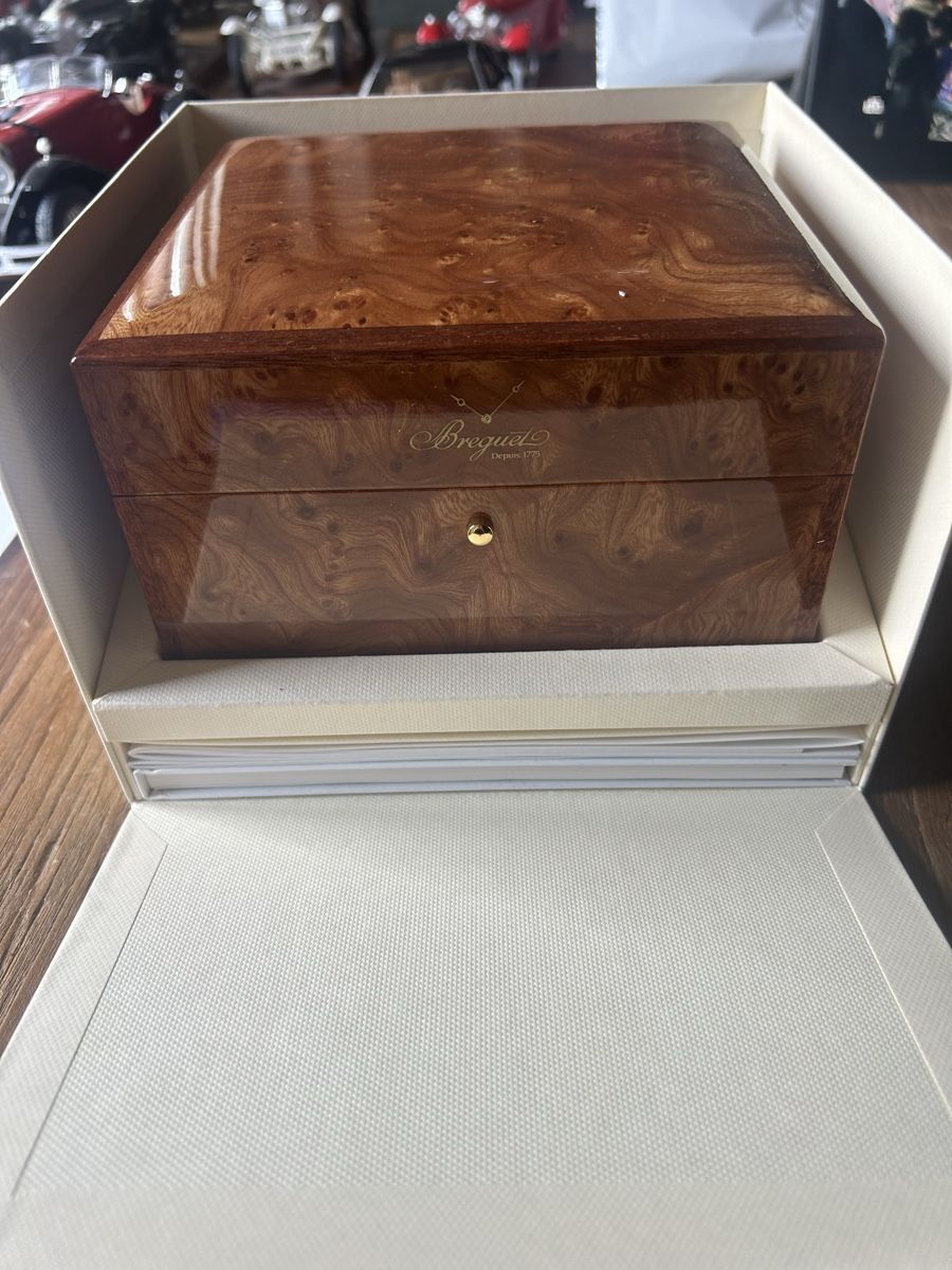 Scatole porta orologi: Original Breguet Wooden Watch Box with Outer Box Booklets – Nuovo (secondo la descrizione) da Genève venduto da din_8xv2