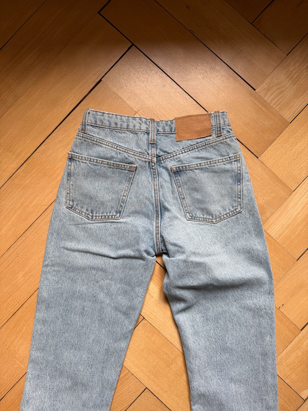 Zara Jeans: ZARA - Jeans hellblau 34 – Gebraucht aus Zürich von Diazaio 2